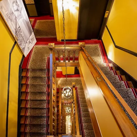 West-end 4* Paris
